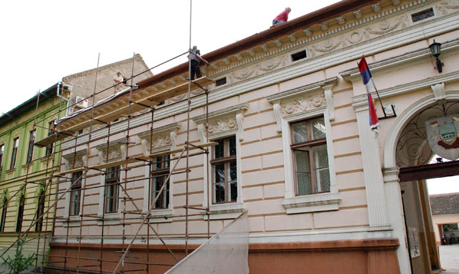 Tetőjavítás a községházán 2014. október 30.